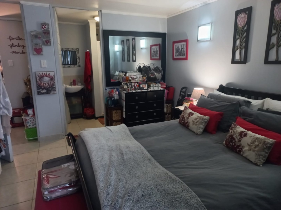 2 Bedroom Property for Sale in Gansbaai Central Western Cape